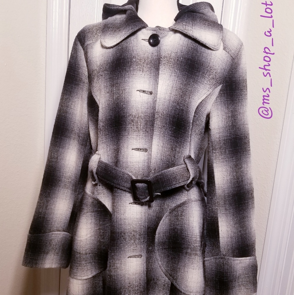 Coat - Picture 4 of 4